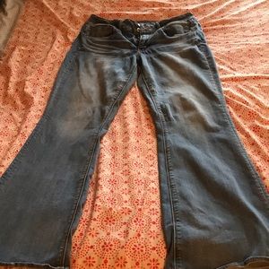American Eagle Artist Flare Jeans